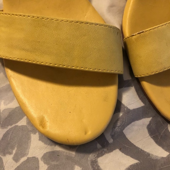 Size 10 ADORABLE Chinese Laundry strappy heels! - Picture 3 of 3